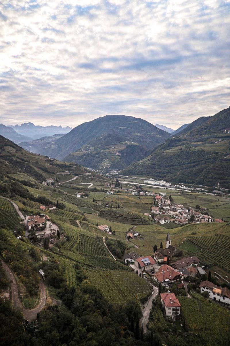 Uitzicht op de wijngaarden rondom Bolzano vanaf de Rittner Seilbahn naar Oberbozen