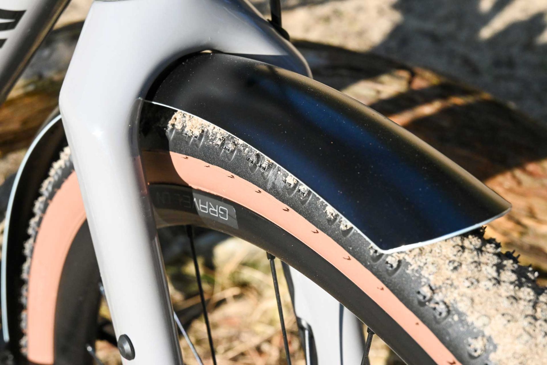 Canyon Grizl met fenders gemonteerd