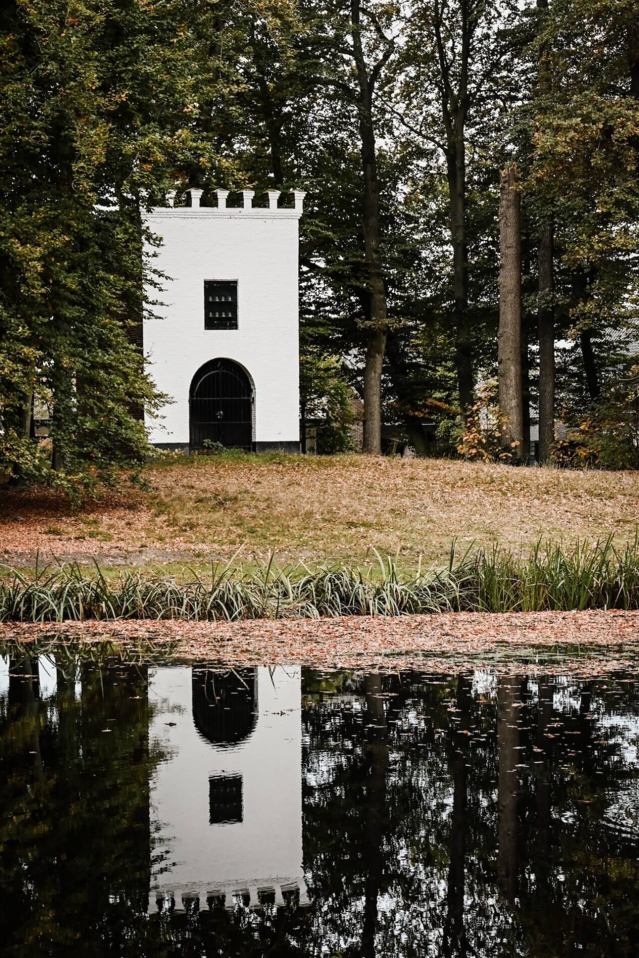 De mooi gerestaureerde duiventil van Kasteel Renswoude
