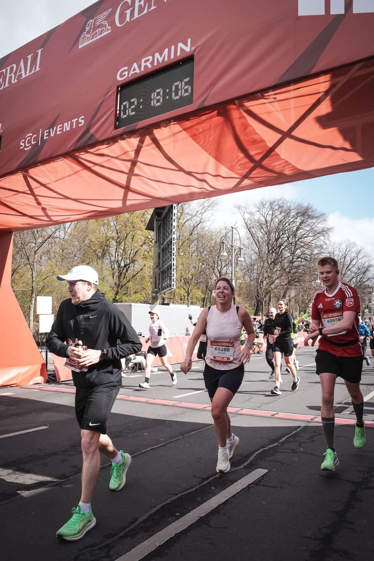 Laatste meter van de Berlijn Halve Marathon