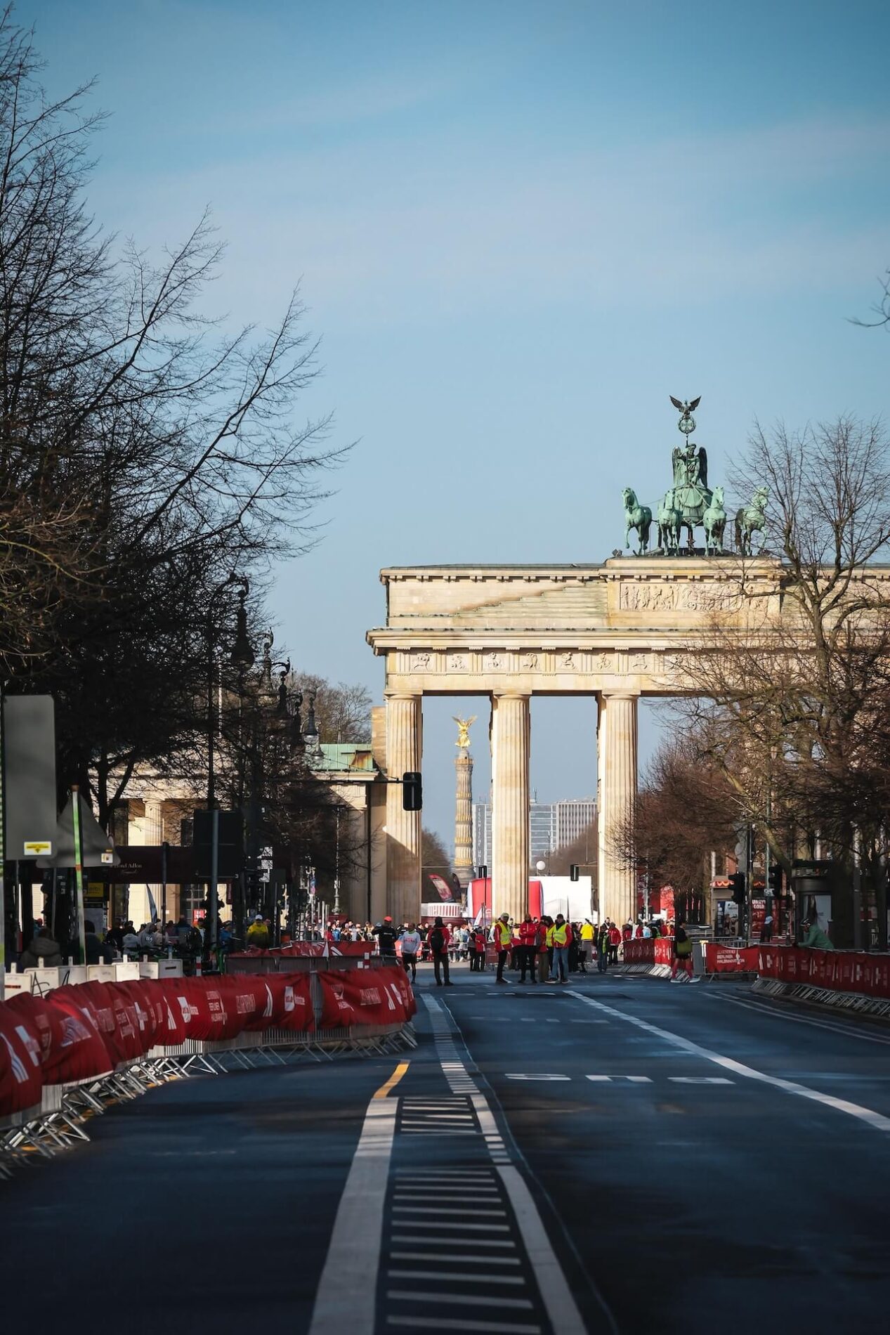 Klaar voor de race bij Brandenburger Tor | Halve Marathon Berlijn verslag