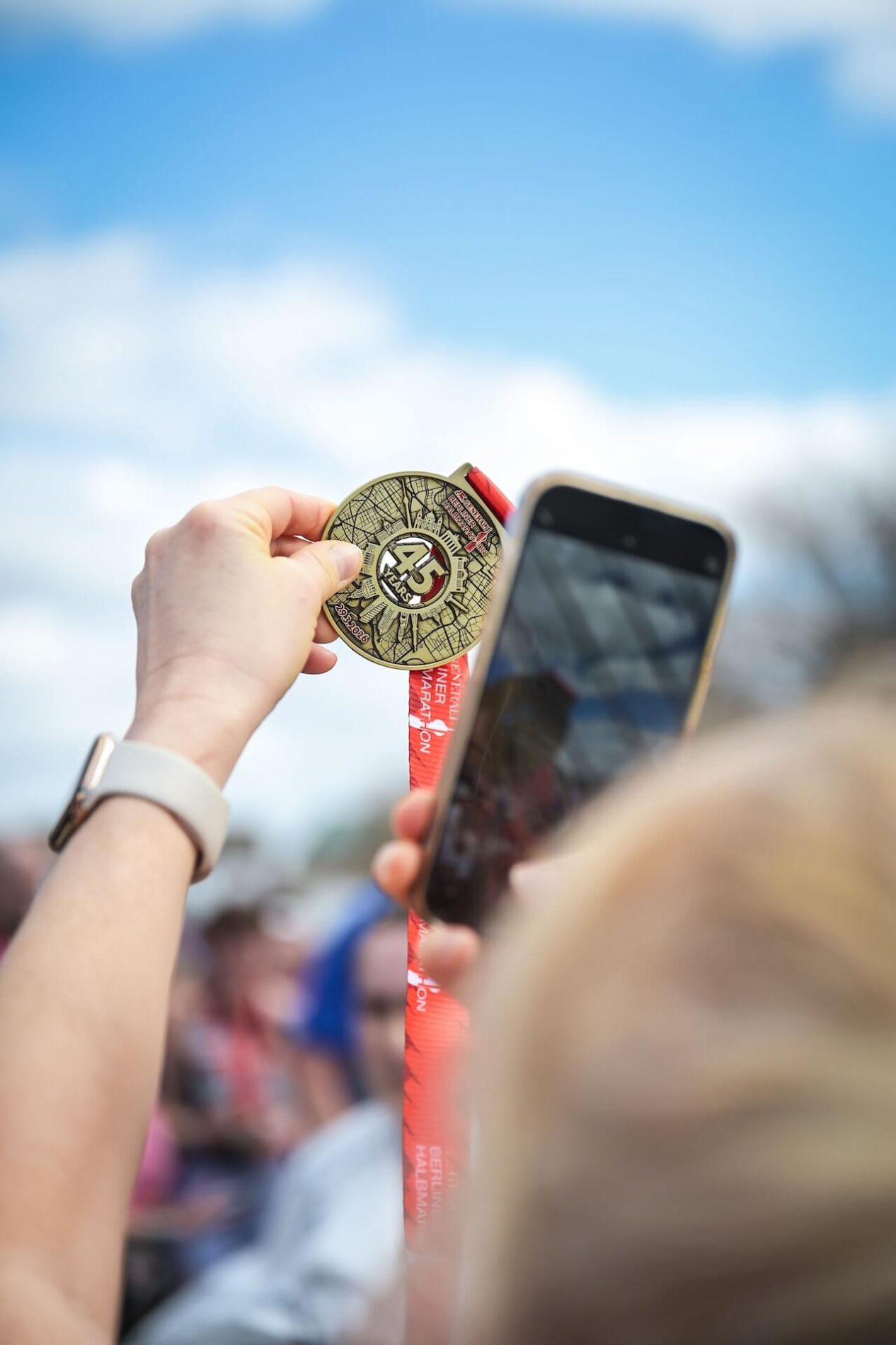 Trots op de medaille van de Berlijn Halve Marathon